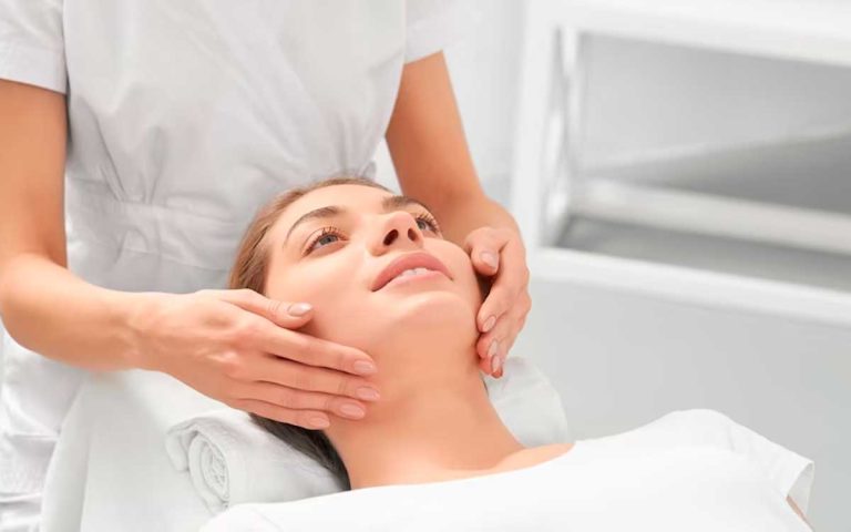 Qué pasos necesita una limpieza facial profunda según la cosmiatría