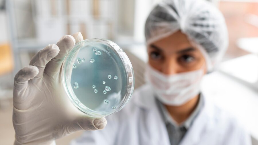 Microbiología: Una Introducción Esencial para Psicología, Mitología y Virología Médica